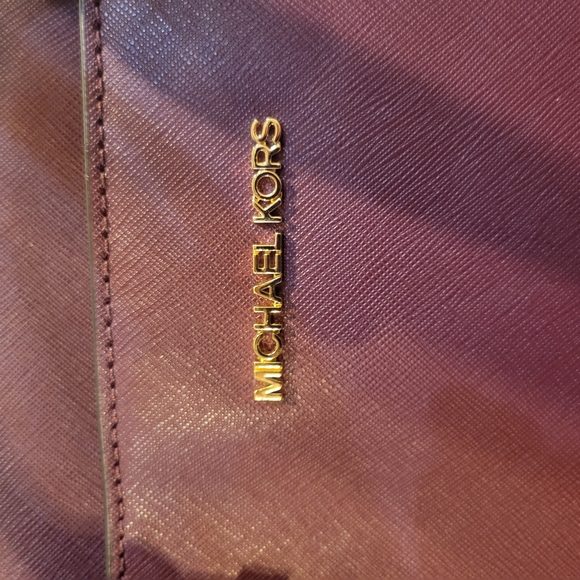 Michael Kors Gilly LeaterTote Bag with Gold Hardware New. - Picture 7 of 9